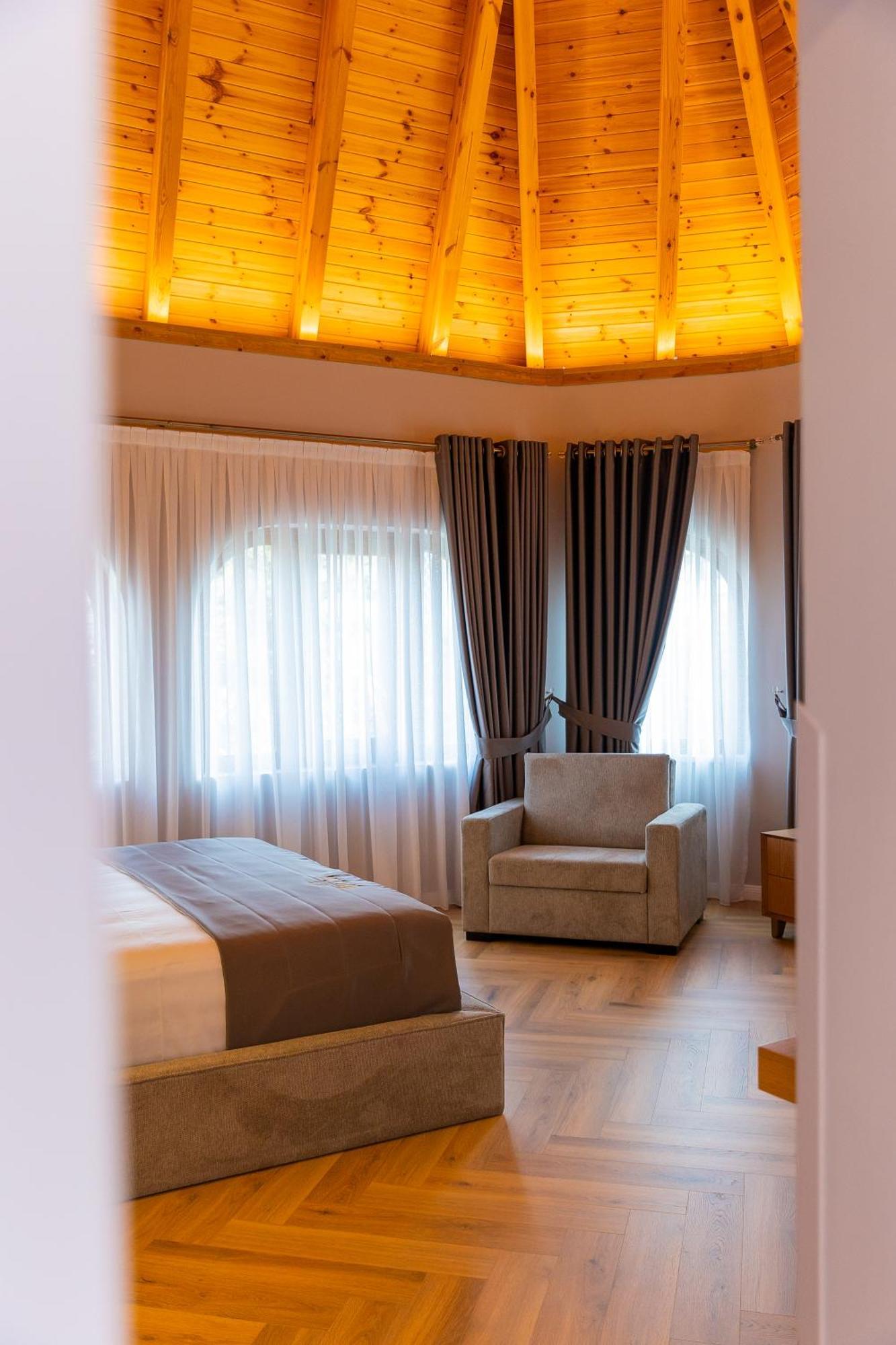Vila Boutique 101